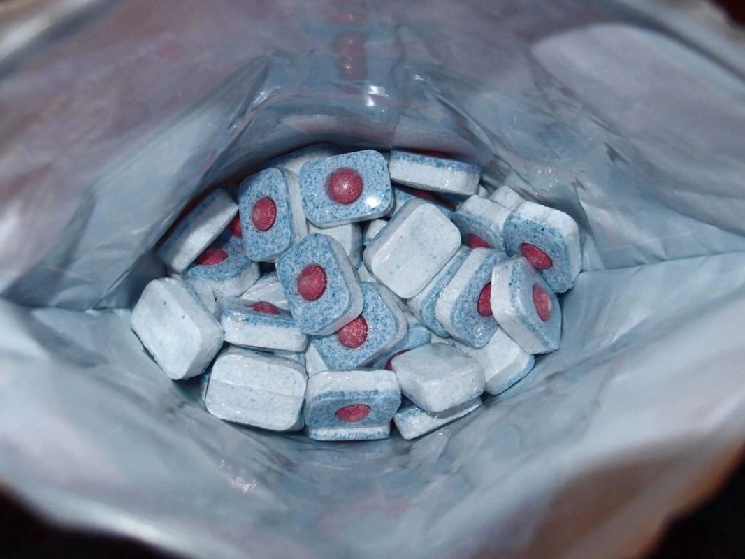 Секреты универсального средства: 6 неожиданных способов использования таблеток для посудомоечной машины