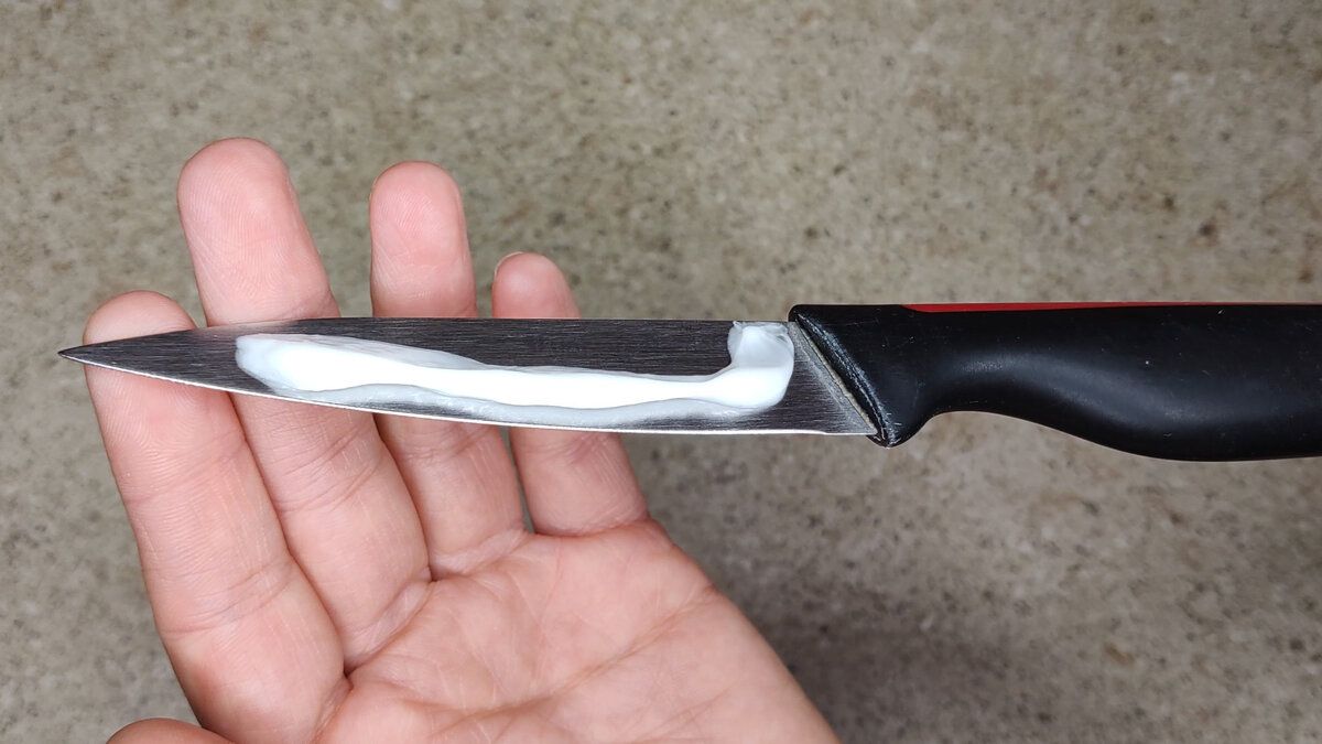 Удивительные трюки с зубной пастой: как вернуть острые режущие края вашим кухонным инструментам