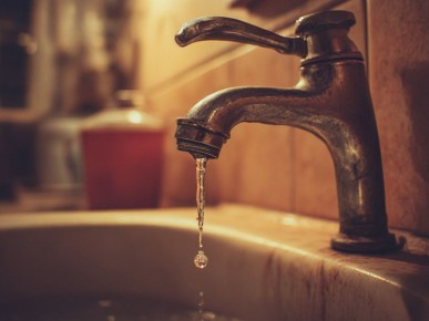 Как быстро и эффективно устранить течь в смесителе: пошаговое руководство