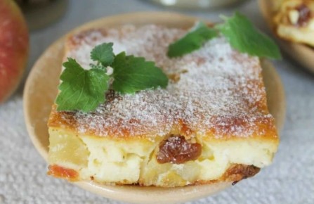 Вкусная и полезная творожная запеканка с яблоками: простой рецепт