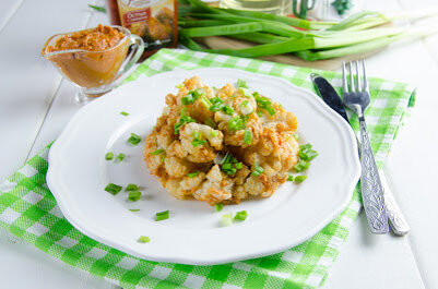 Ароматное рагу из цветной капусты с томатным соусом: быстро и вкусно