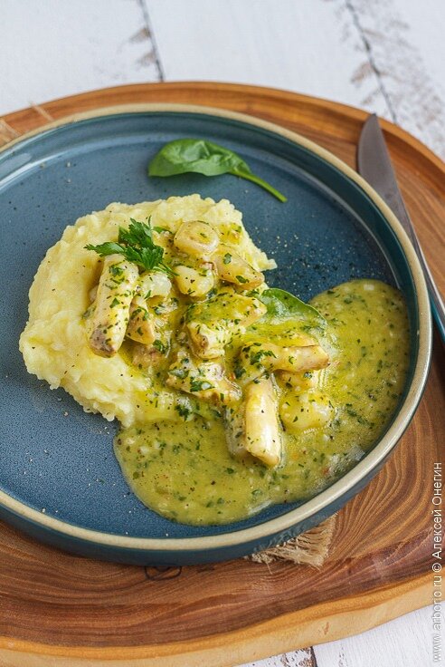 Языки трески с соусом пиль-пиль