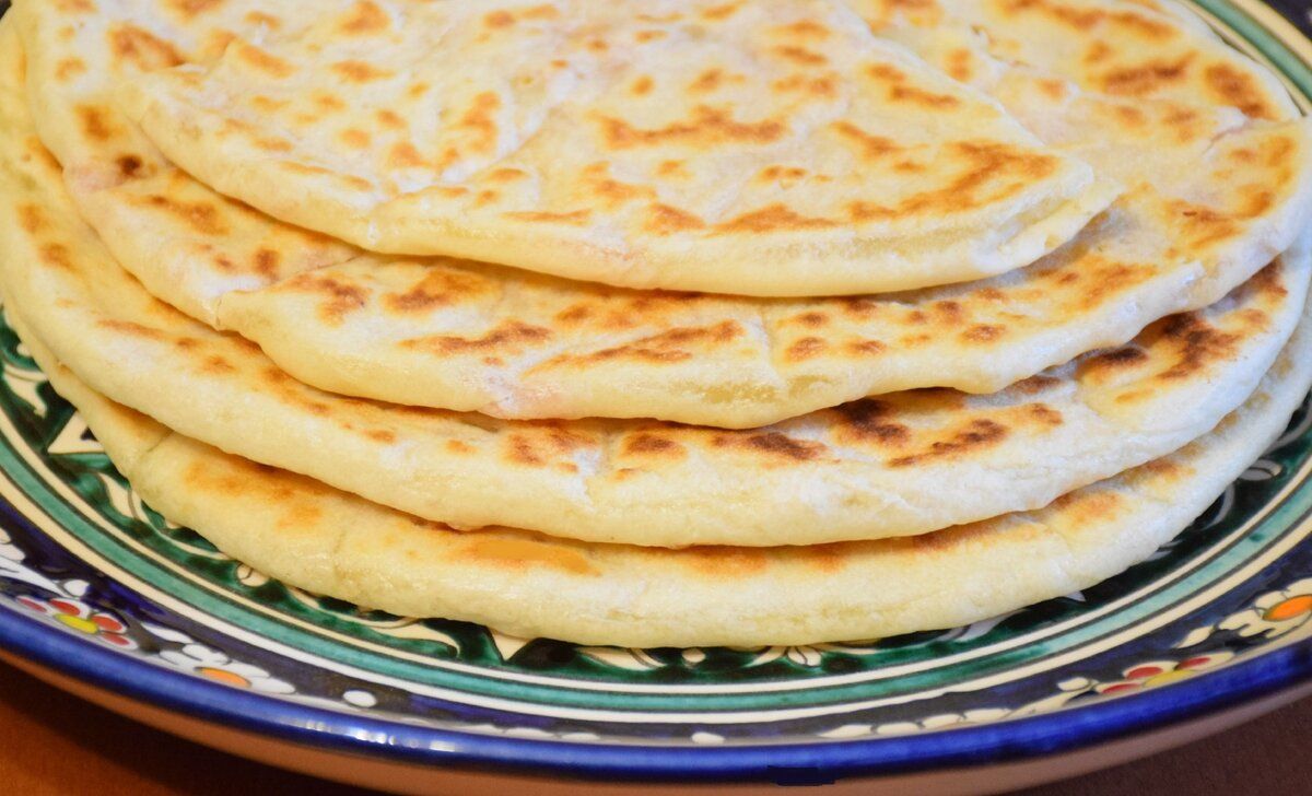 Вкусные лепешки с ветчиной и сыром на кефире