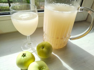 Освежающий яблочный квас: Проверенный рецепт из СССР