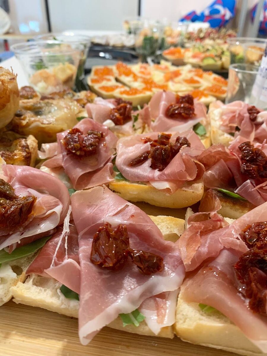 Как устроить фуршет на крестины: идеи и рецепты для вдохновения