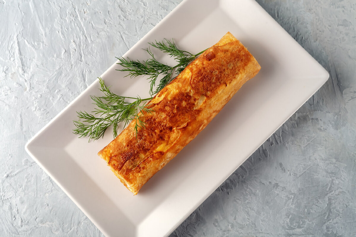 Идеальные роллы «Мимоза» с лососем и омлетом