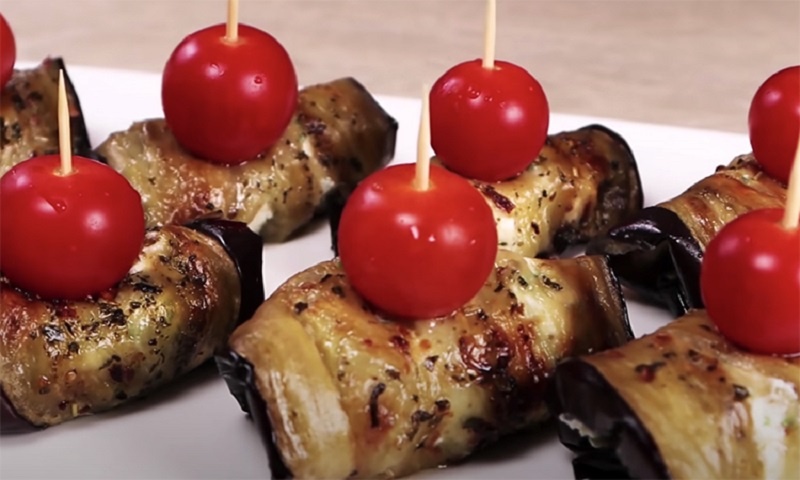 Баклажаны с сыром и зеленью: яркая закуска для любого стола