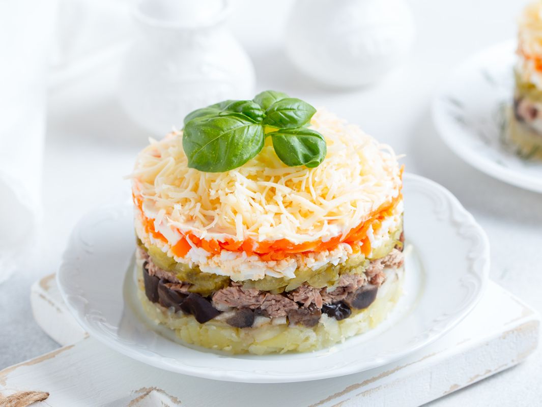 Вкусный праздничный салат с говядиной: шаг за шагом к идеальному угощению