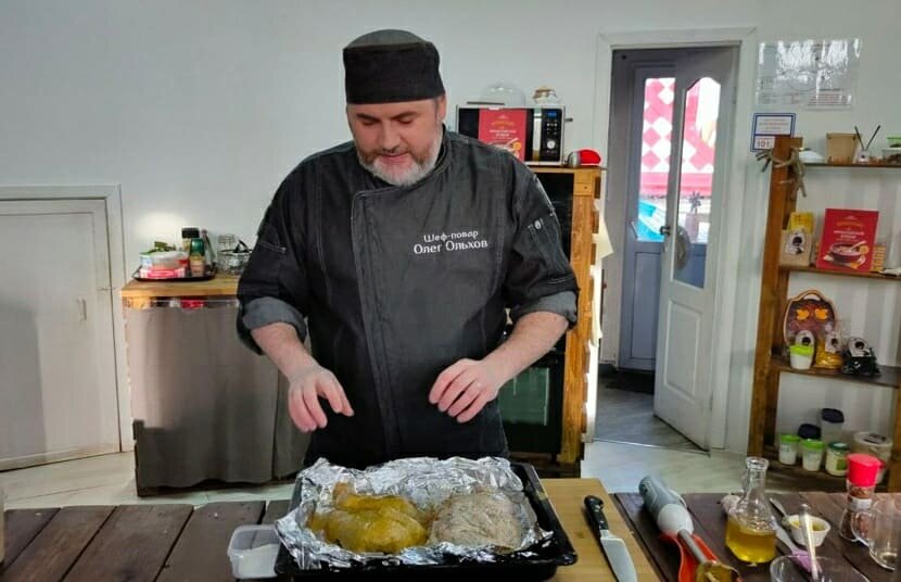 Кулинарные традиции Фоминой недели: курица в розмарине