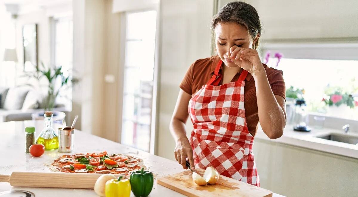 Способы избежать слез при нарезке лука