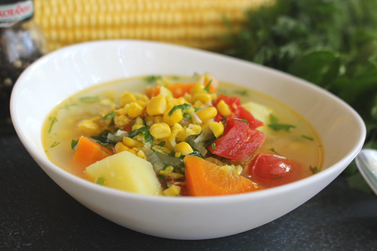 Вкусный постный суп с кукурузой и овощами для вашего стола