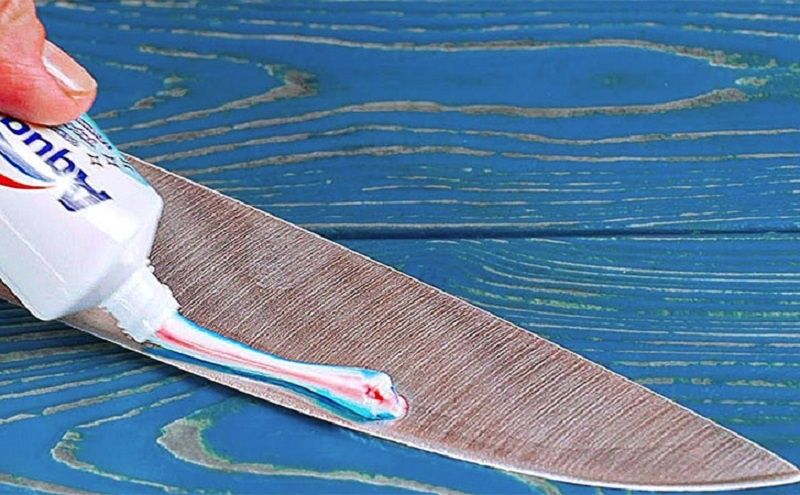 Как легко заточить кухонные ножи с помощью зубной пасты