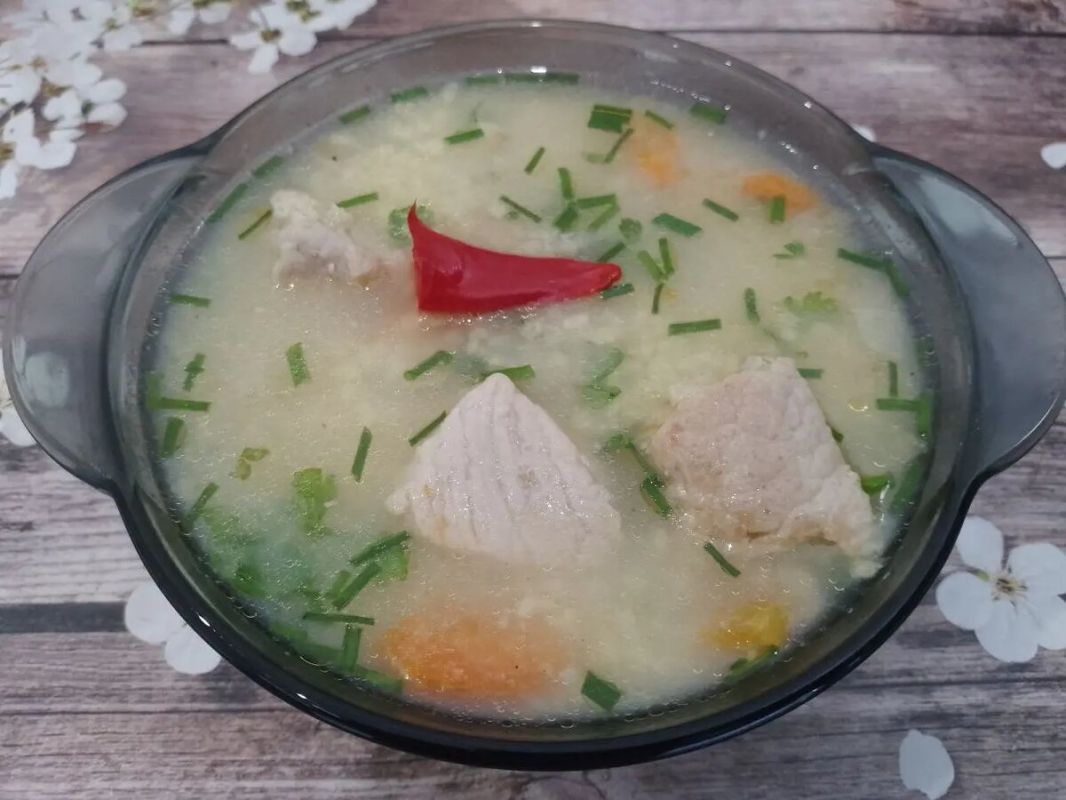 Острый пшенный суп со свининой: взрыв вкуса в каждой ложке