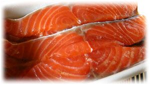 Как правильно хранить солёную сёмгу дома