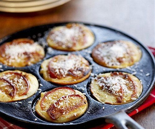 Нежные оладьи с яблоками