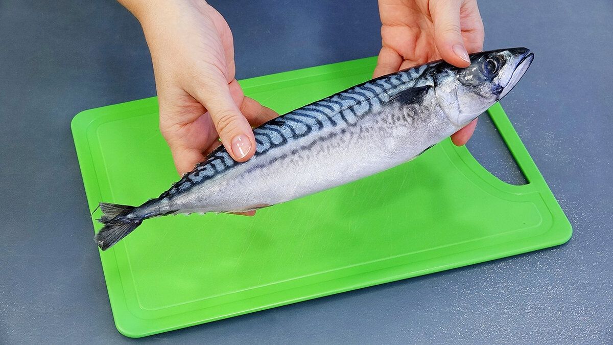 Быстрый и вкусный ужин: скумбрия за 20 минут с гарниром