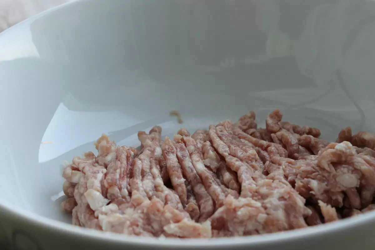 Как преодолеть разочарование в магазине: необычные чебуреки из жирного фарша