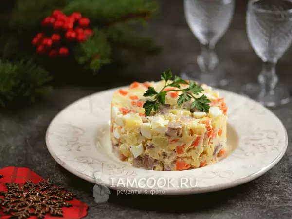 Праздничные салаты с селедкой: новые идеи для вашего стола