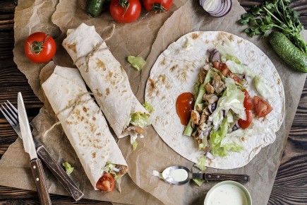 Вкусная шаурма: секреты идеального рецепта с курицей и свежими овощами