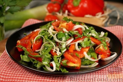 Весенние завтраки: 5 ярких салатов, которые нужно попробовать в этом году