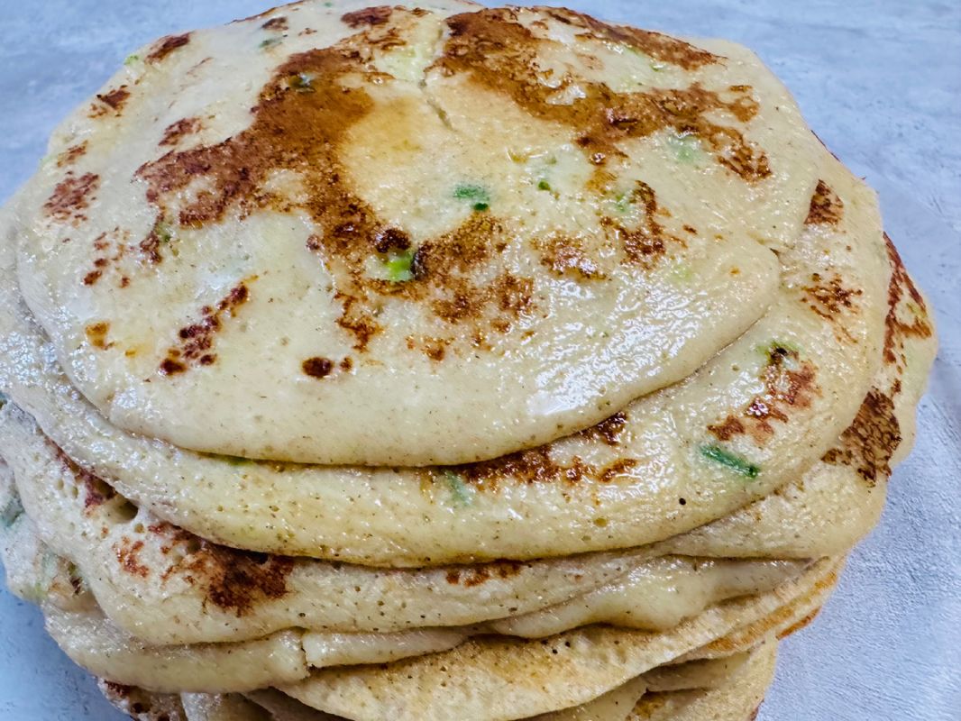Нежные блины с кабачком и зелёным луком для вкусного ужина