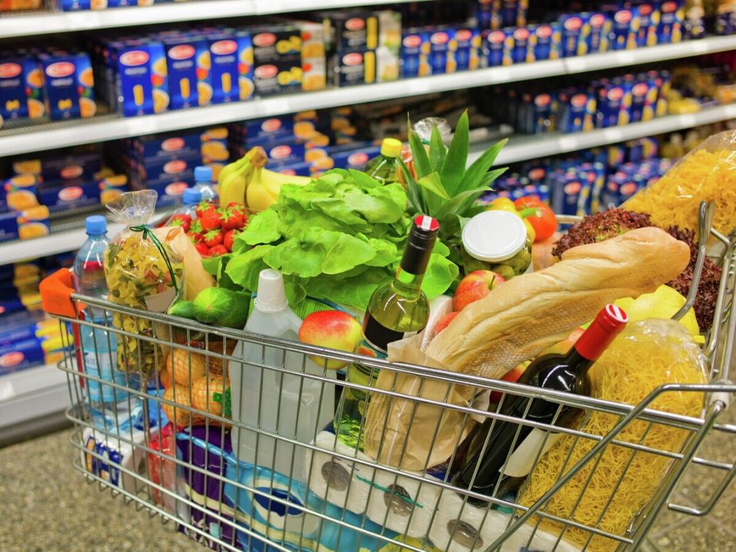 Продукты, которые лучше не покупать на новогодние скидки
