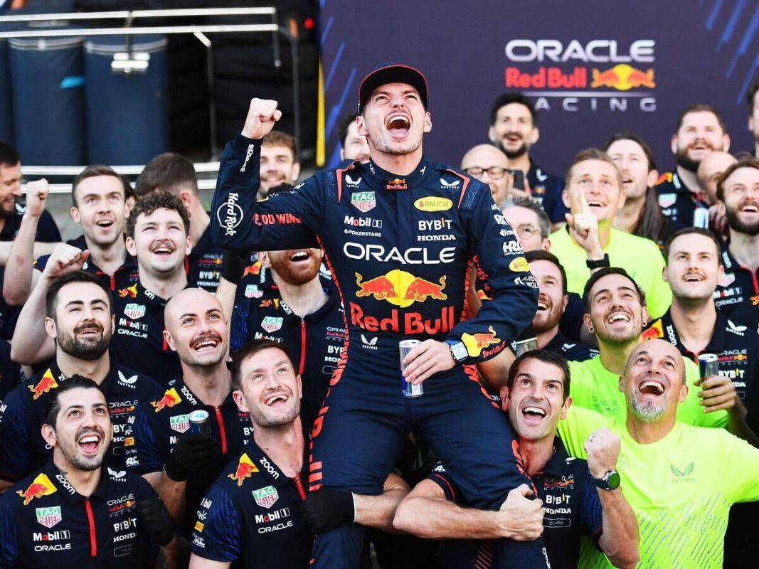 Ферстаппен стремительно сокращает отставание от Норриса после штрафа FIA